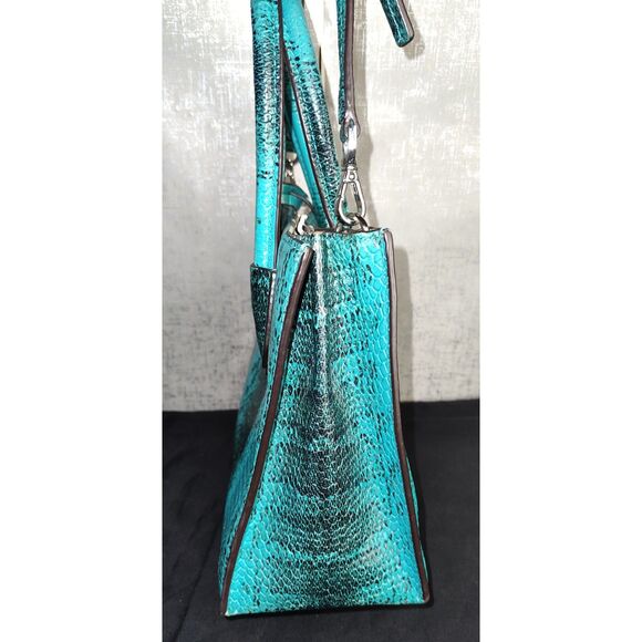 Michael Kors Mercer Embossed Leather Crossbody Bag - Picture 4 of 9